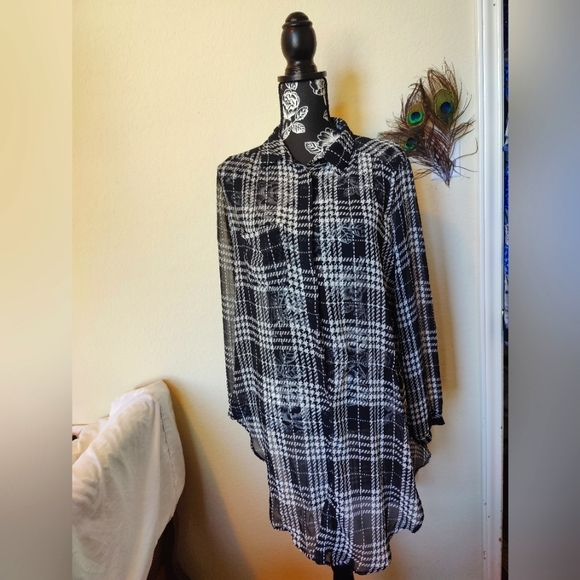 ASTR long sheer see thru B&W button down cardi blouse π€ (Med) π€ - Picture 1 of 12